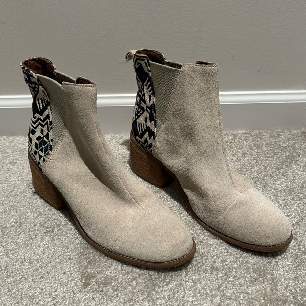 TOMS boots
